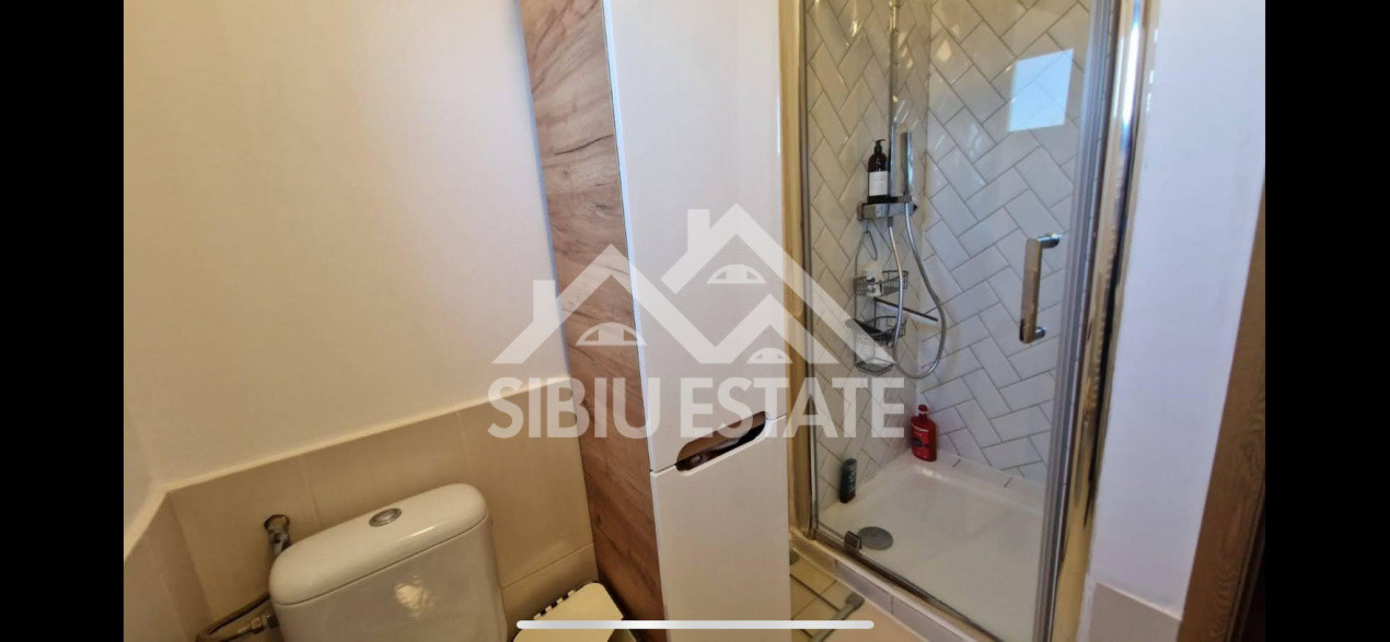 Casa moderna, de inchiriat, cu 3 camere, 2 bai, terasa 