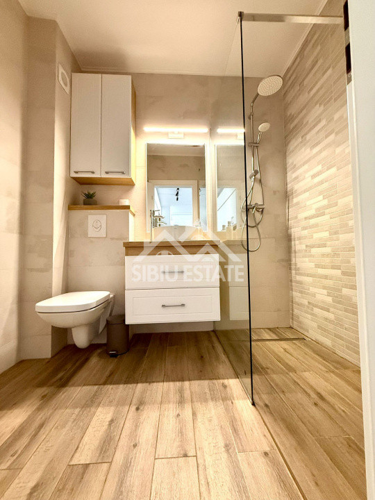 Apartament de inchiriat cu 2 camere, balcon, loc de parcare-mobilat si utilat