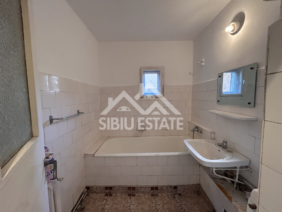Apartament 4 camere etaj 1, Sibiu - Vasile Aaron Comision 0%