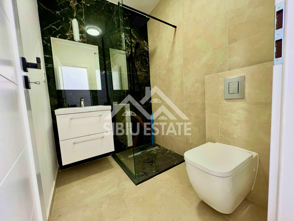 Apartament cu 3 camere, s.utila 70.15 mp.  bloc cu lift-  loc de parcare 