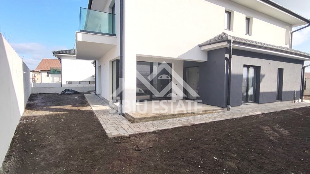 Casa individuala SIBIU, Selimbar, camere mari, 4 bai, garaj 