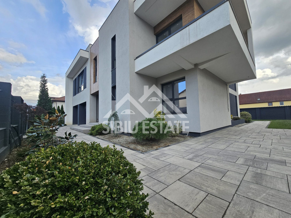Casa moderna cu garaj si 5 camere Selimbar