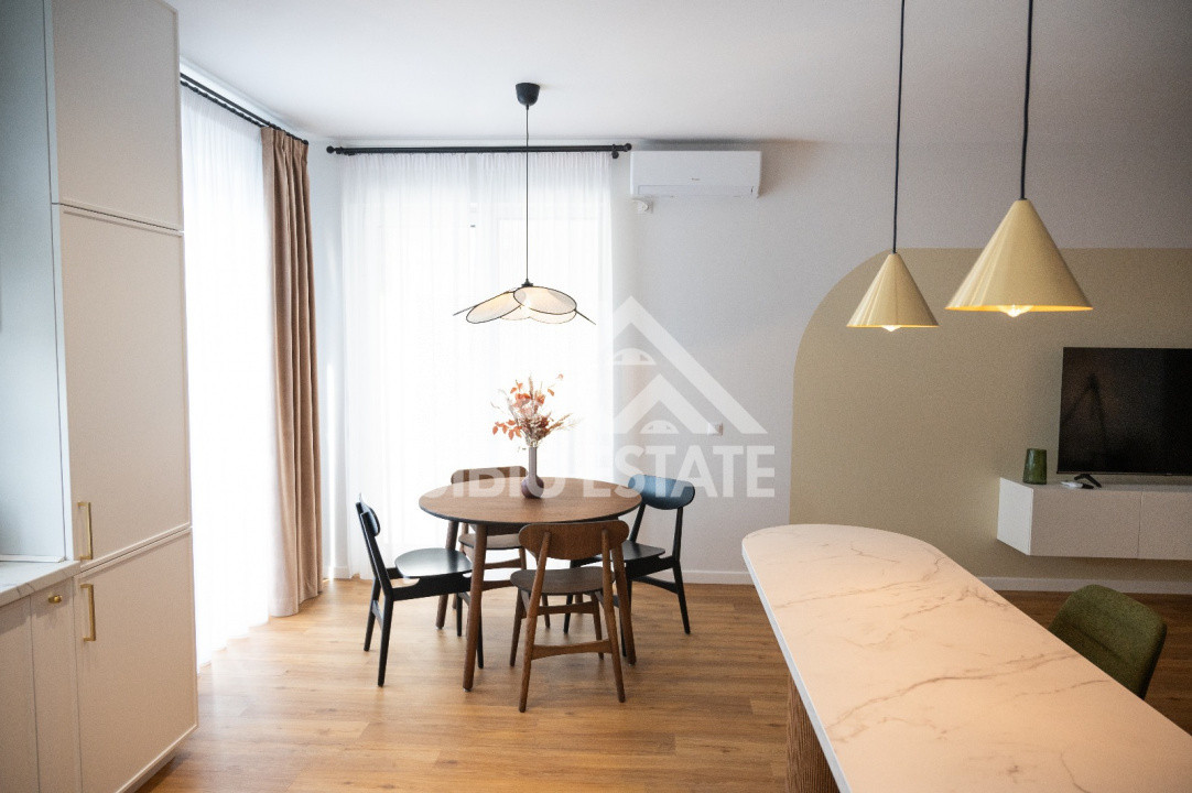 Apartament de LUX de  inchiriat cu 2 camere, loc de parcare -mobilat si utilat