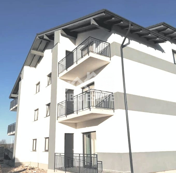 Apartament  Selimbar, 2 camere, balcon cu boxa, parcare, NOU 