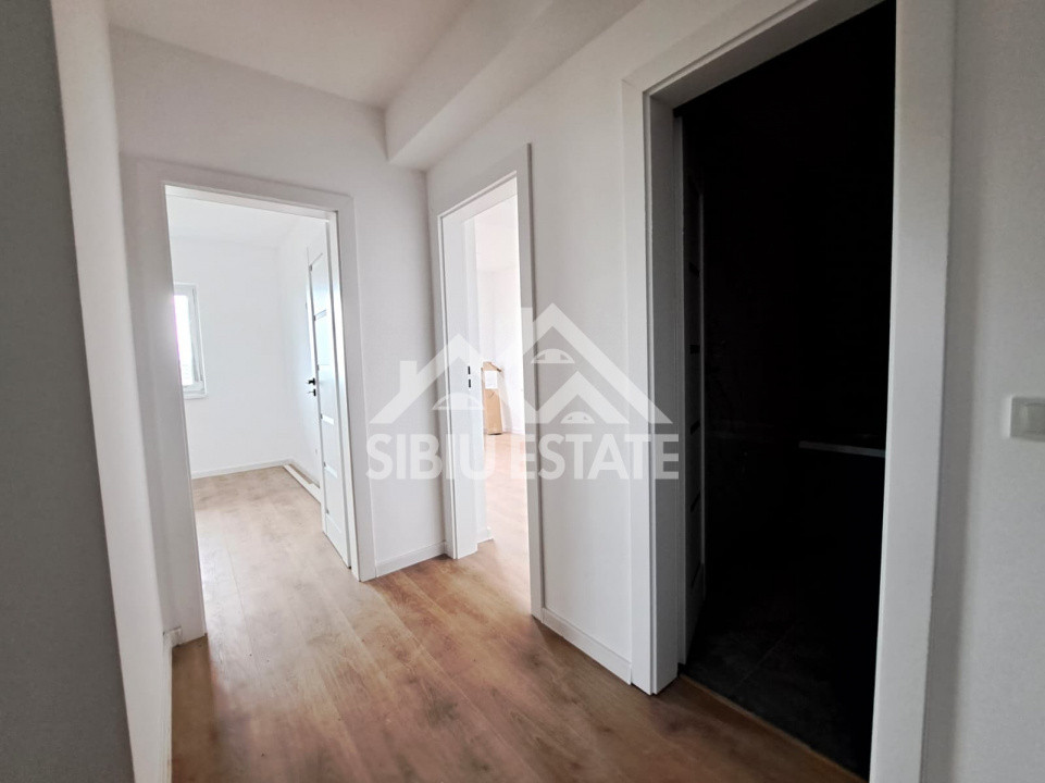 Apartament Sibiu 3 camere, 2 bai, terasa si boxa