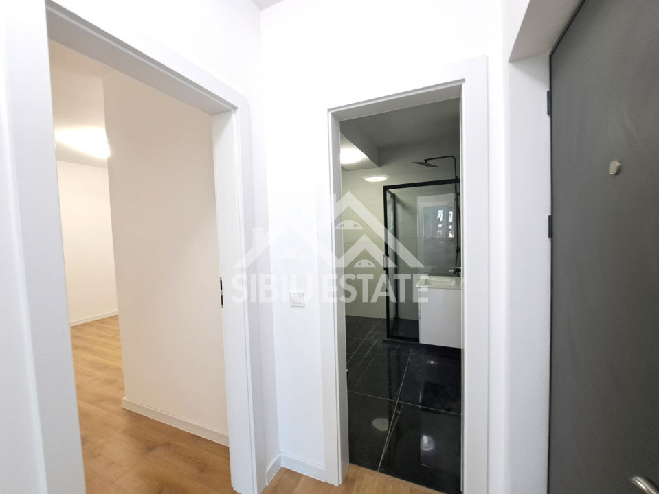 Apartament Sibiu 3 camere, 2 bai, terasa si boxa