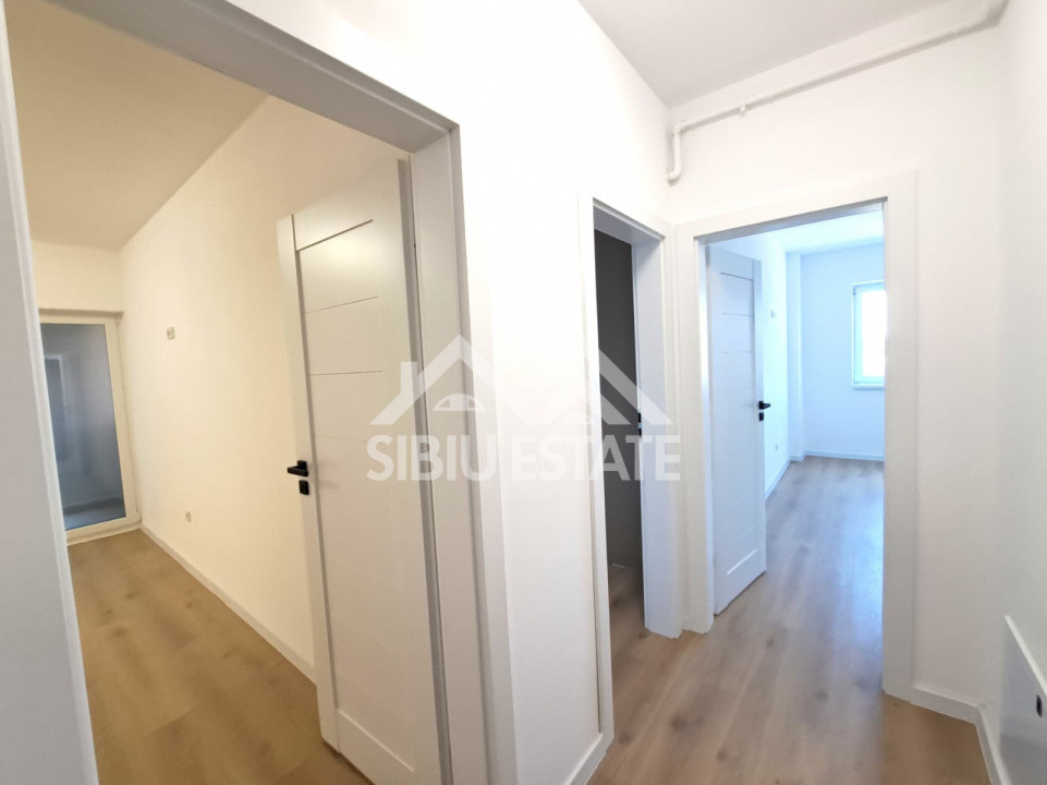 Apartament Sibiu 3 camere, 2 bai, terasa si boxa