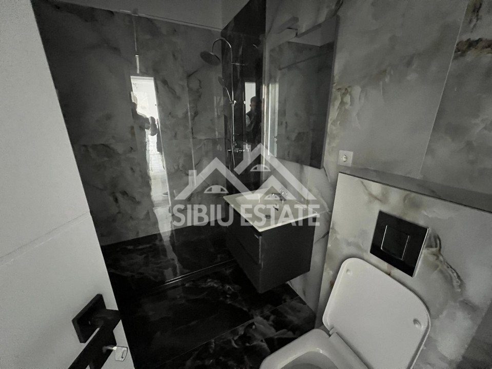 Apartament modern cu 2 camere, bucătărie închisă și balcon 