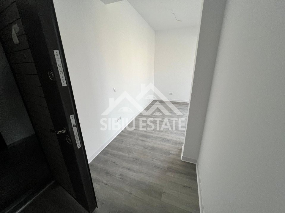 Apartament modern cu 2 camere, bucătărie închisă și balcon 