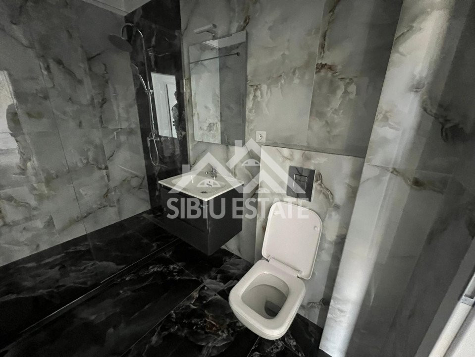 Apartament modern cu 2 camere, bucătărie închisă și balcon 