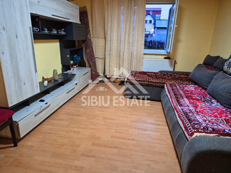 Apartament de vanzare semidecomandat cu 2 camere- Sibiu 