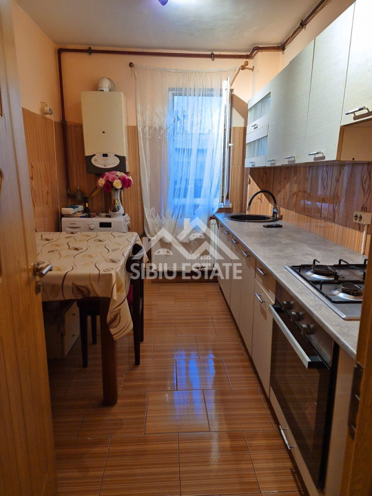 Apartament de vanzare semidecomandat cu 2 camere- Sibiu 