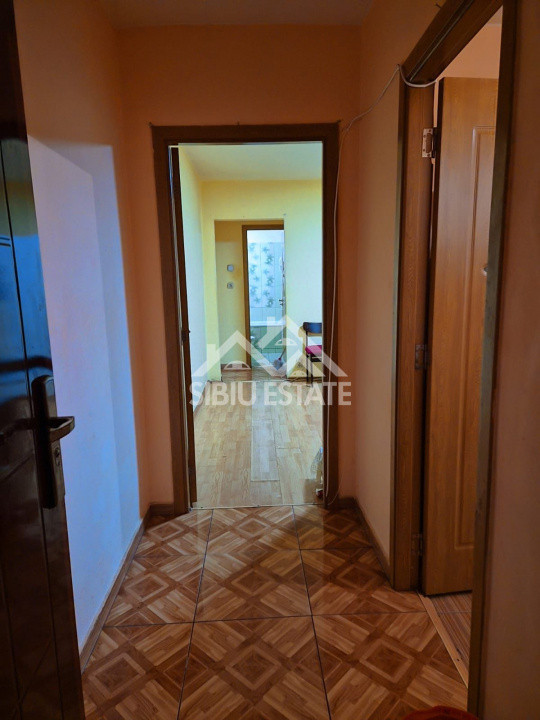 Apartament de vanzare semidecomandat cu 2 camere- Sibiu 