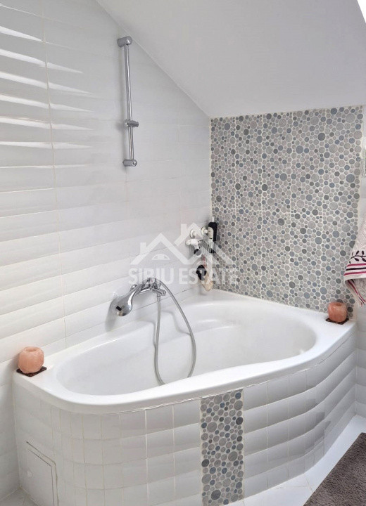 Casa 4 camere,2 bai, curte mare, Ready to move !!