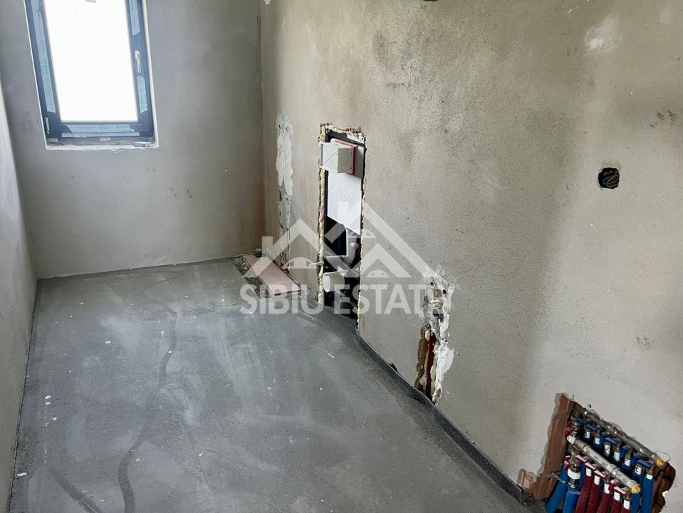 Casa individuala generoasa 5 camere, carport si pivnita curte 500 mp 