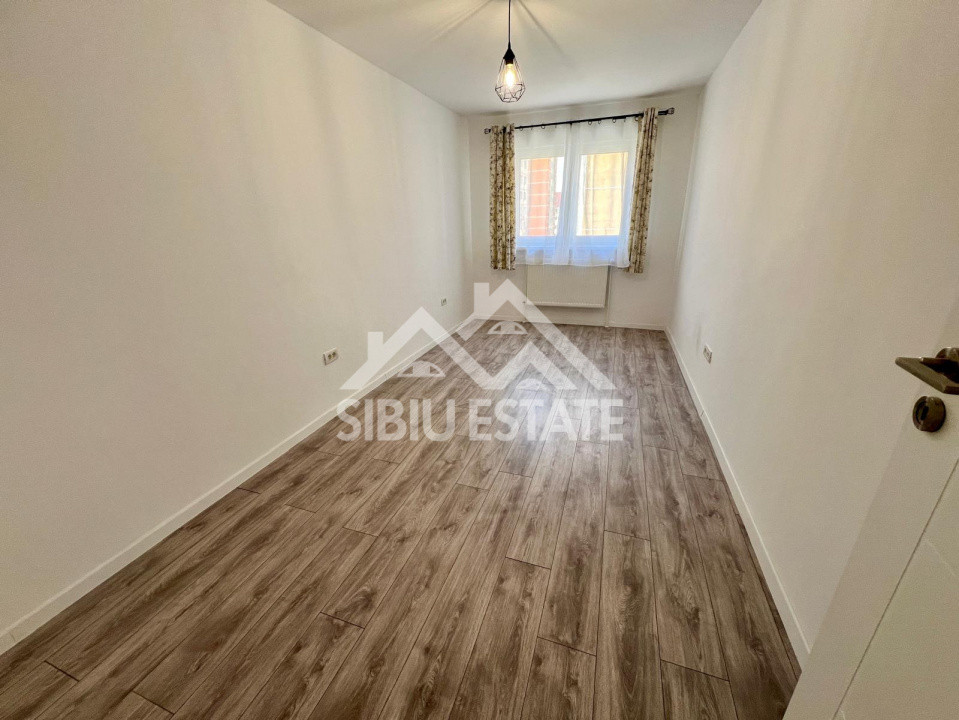 Apartament 4 camere renovat, 79 mp + logie, Vasile Aaron, Sibiu