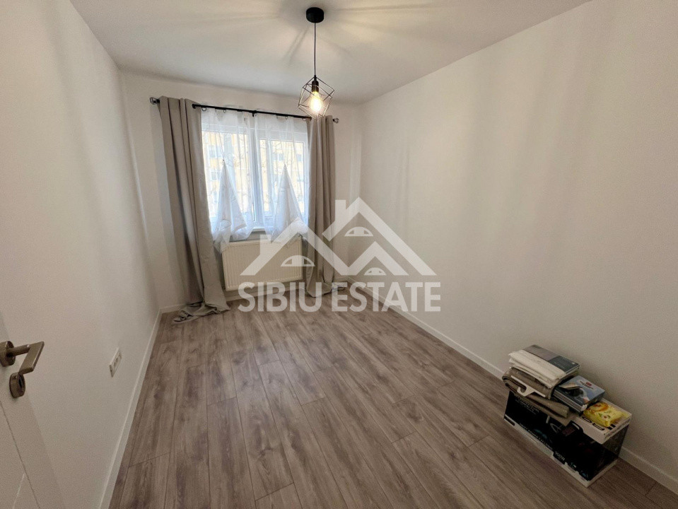 Apartament 4 camere renovat, 79 mp + logie, Vasile Aaron, Sibiu