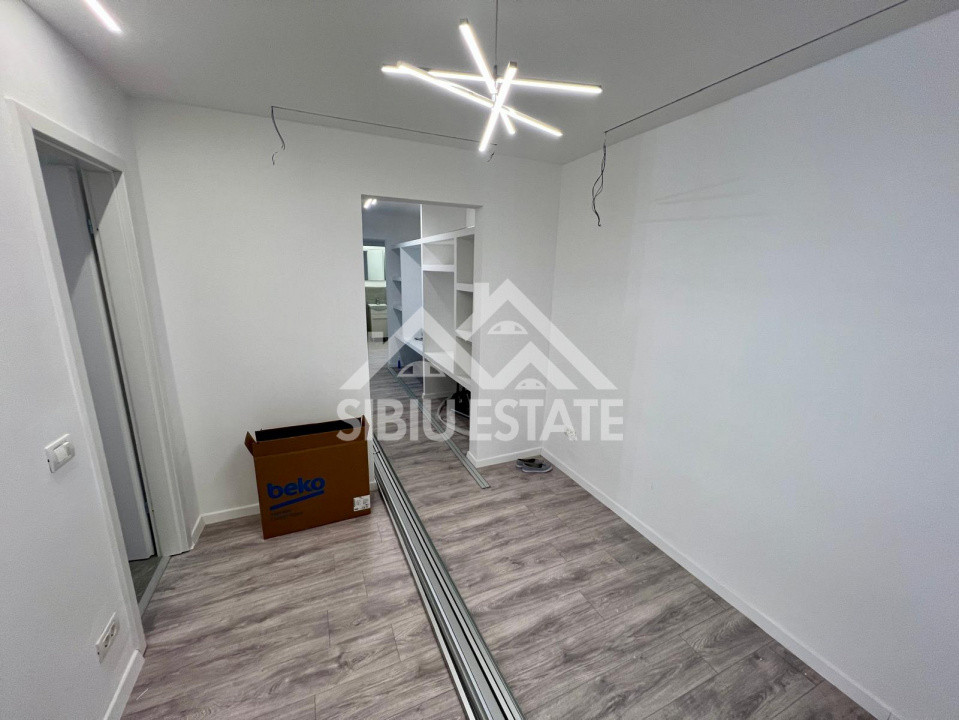Apartament 4 camere renovat, 79 mp + logie, Vasile Aaron, Sibiu
