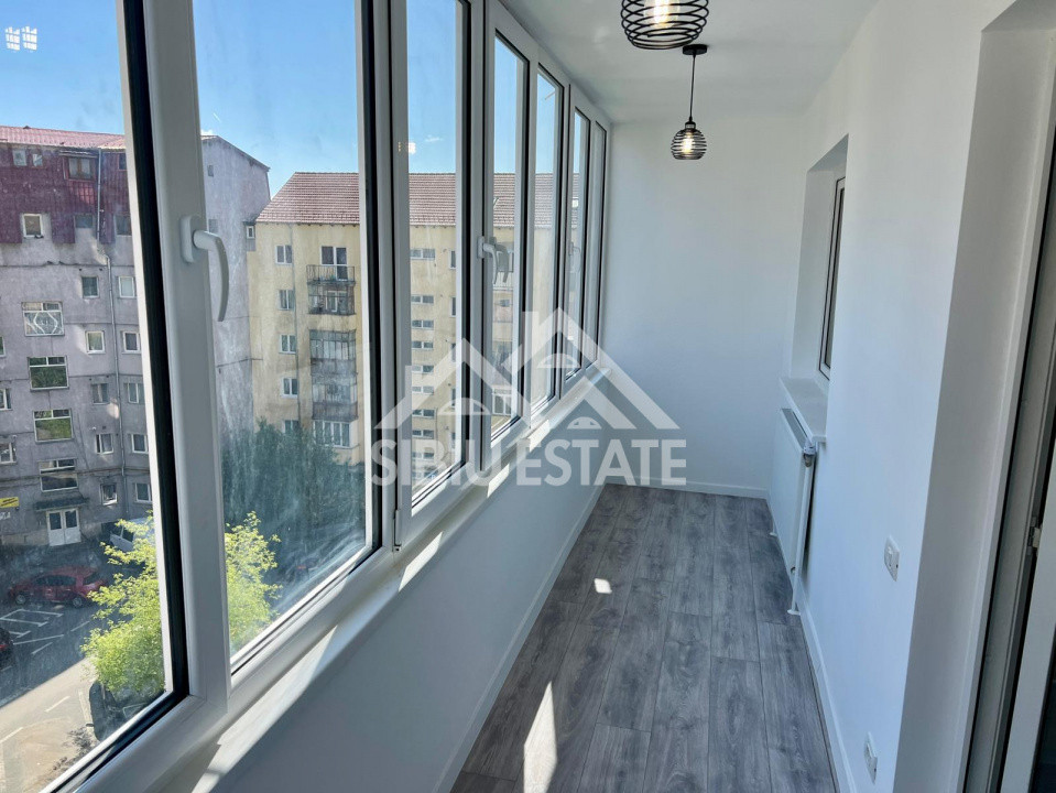 Apartament 4 camere renovat, 79 mp + logie, Vasile Aaron, Sibiu