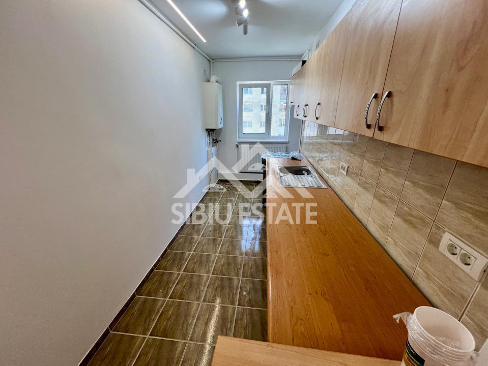 Apartament 4 camere renovat, 79 mp + logie, Vasile Aaron, Sibiu
