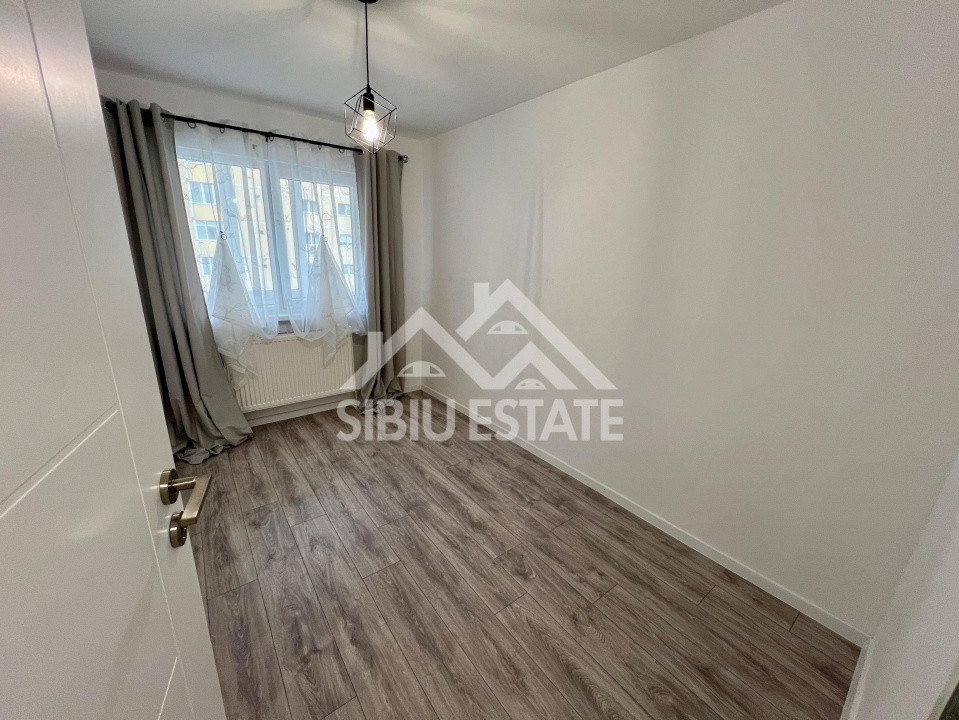 Apartament 4 camere renovat, 79 mp cu logie, Vasile Aaron, Sibiu