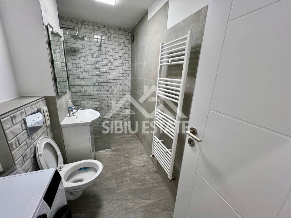 Apartament 4 camere renovat, 79 mp cu logie, Vasile Aaron, Sibiu