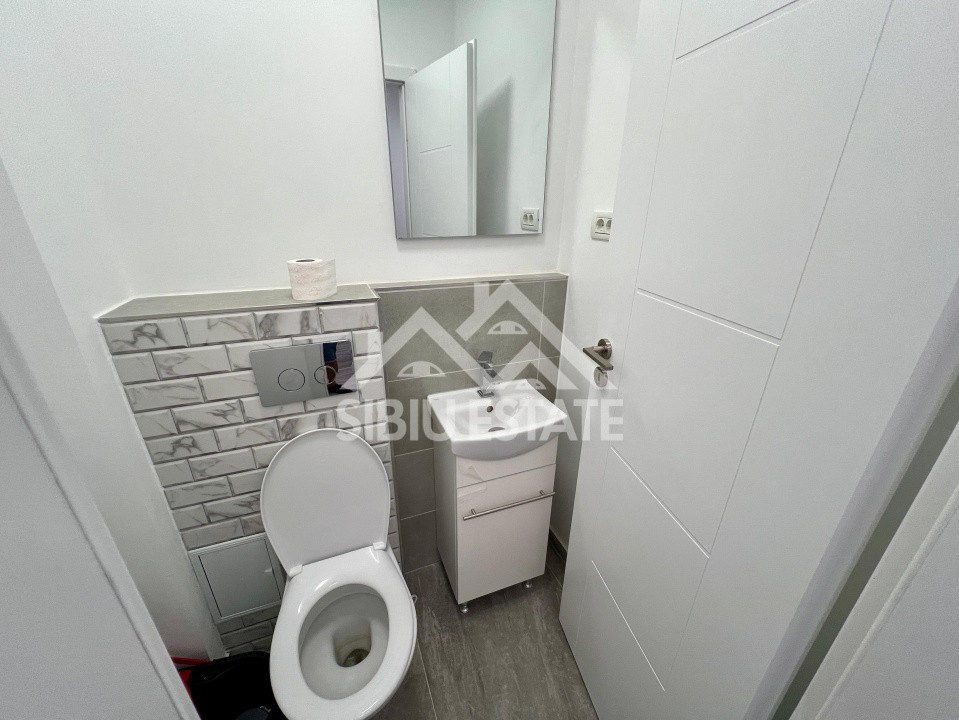 Apartament 4 camere renovat, 79 mp cu logie, Vasile Aaron, Sibiu