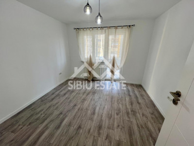 Apartament 4 camere renovat, 79 mp + logie, Vasile Aaron, Sibiu