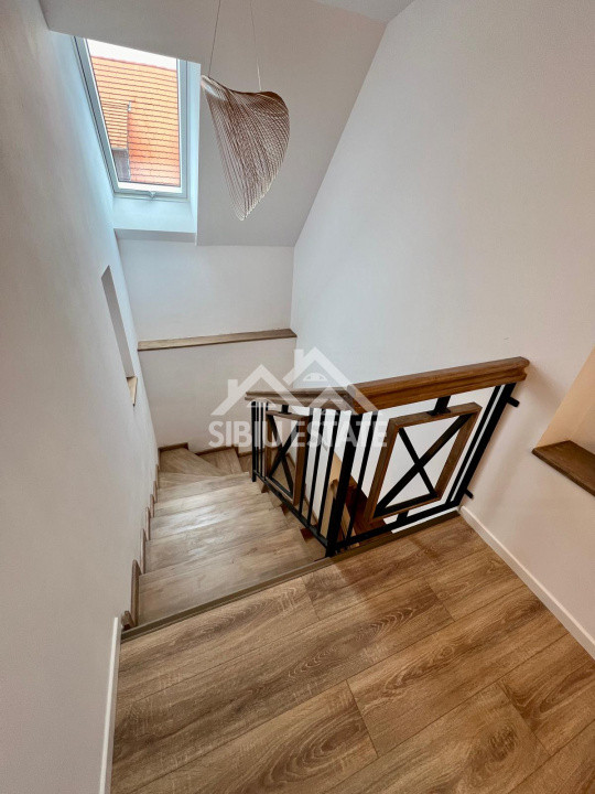 Casă de închiriat ,elegantă, spațioasă, complet renovata Turnisor