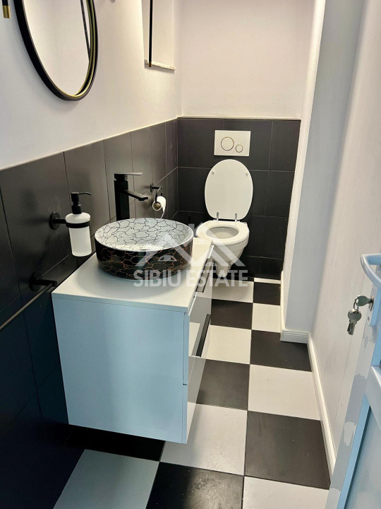 Casă de închiriat ,elegantă, spațioasă, complet renovata Turnisor