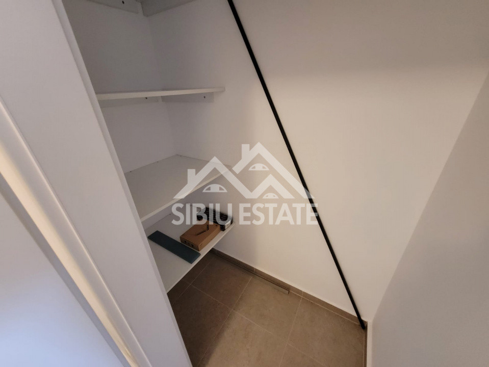 Studio  Mobilat Utilat Avantgarden loc parcare si boxa depozitare 