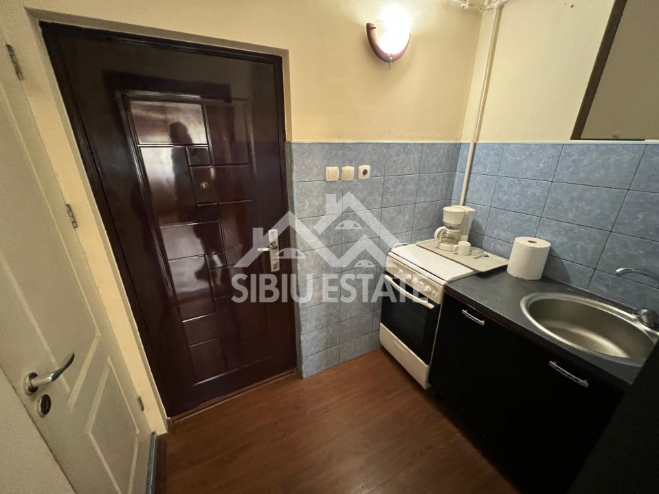 Garsonieră de vânzare – 21 mp utili, zona Compa, etaj 1/4
