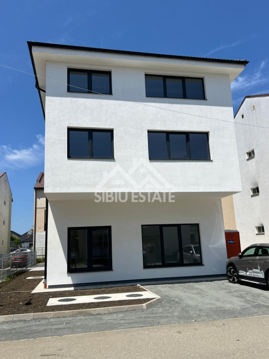  Apartament spațios la parter – ideal locuință sau spațiu comercial