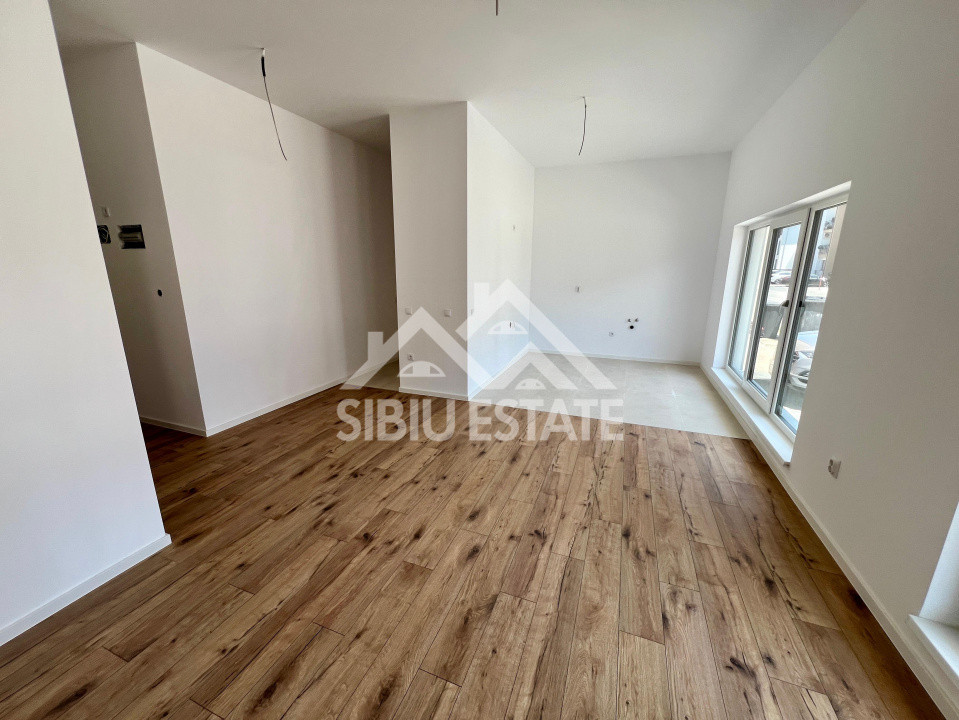  Apartament spațios la parter – ideal locuință sau spațiu comercial