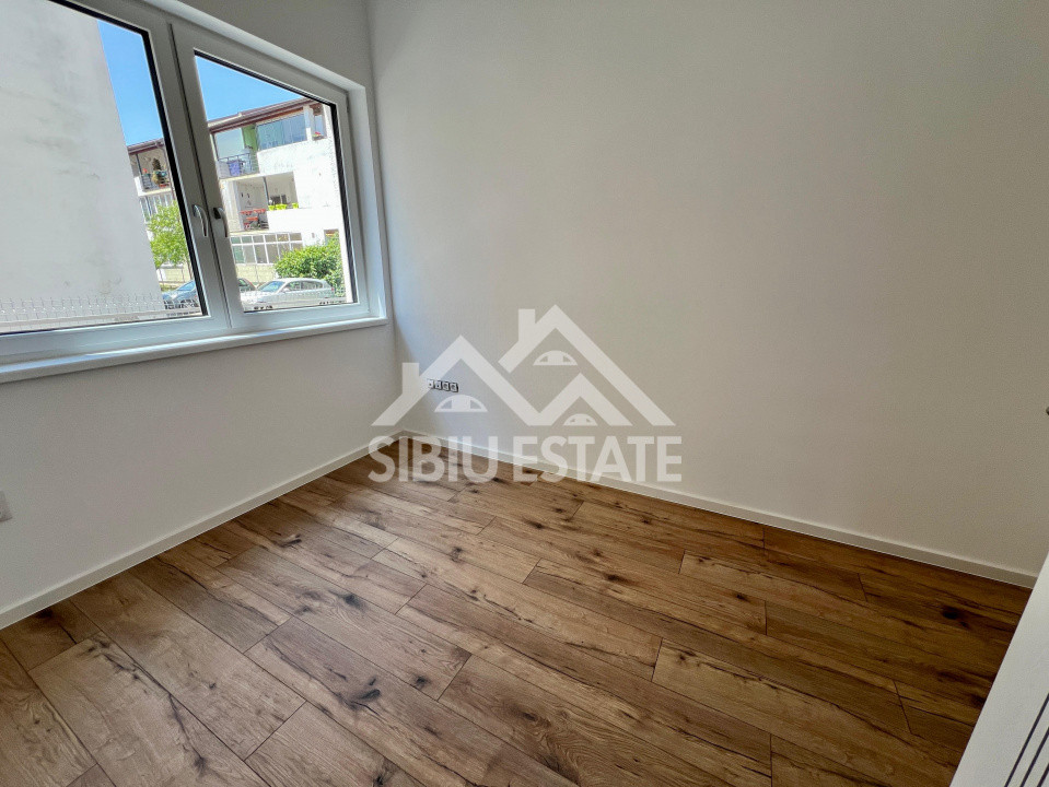  Apartament spațios la parter – ideal locuință sau spațiu comercial