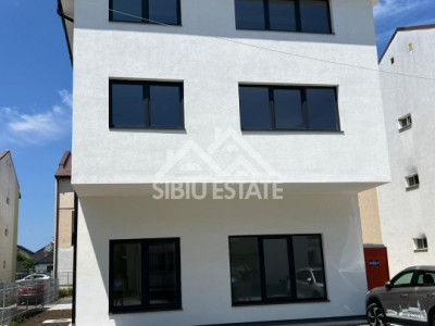 Apartament spațios la parter – ideal locuință sau spațiu comercial