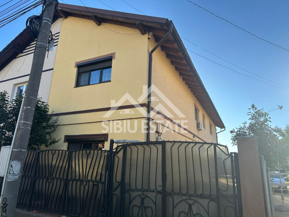 Casa tip duplex 5 camere 350 mp teren terasa cu zona gratar si pivnita