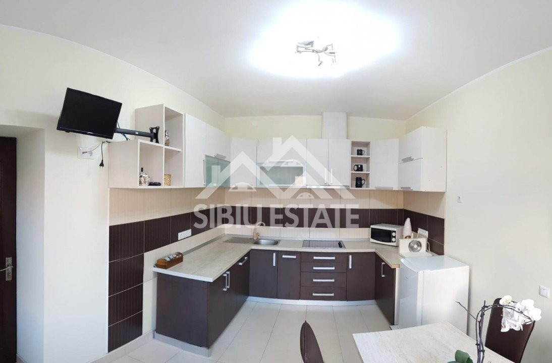 Casa tip duplex 5 camere 350 mp teren terasa cu zona gratar si pivnita