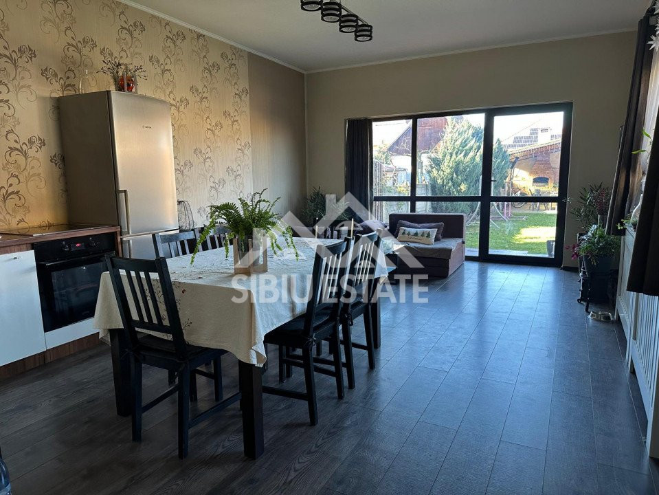 Casa tip duplex 5 camere 350 mp teren terasa cu zona gratar si pivnita