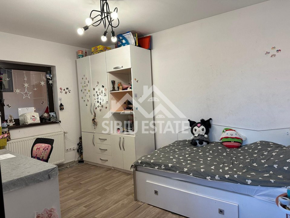 Casa tip duplex 5 camere 350 mp teren terasa cu zona gratar si pivnita