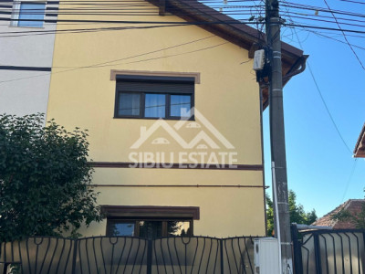 Casa tip duplex 5 camere 350 mp teren terasa cu zona gratar si pivnita