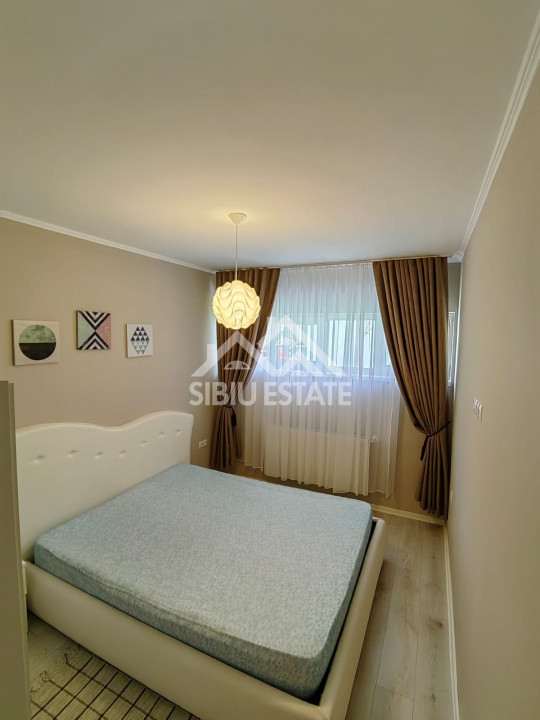 Aprtament 3 camere terasa mare 12 mp inchisa Ciresica loc parcare 