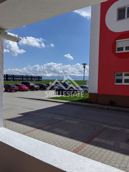 Aprtament 3 camere terasa mare 12 mp inchisa Ciresica loc parcare 
