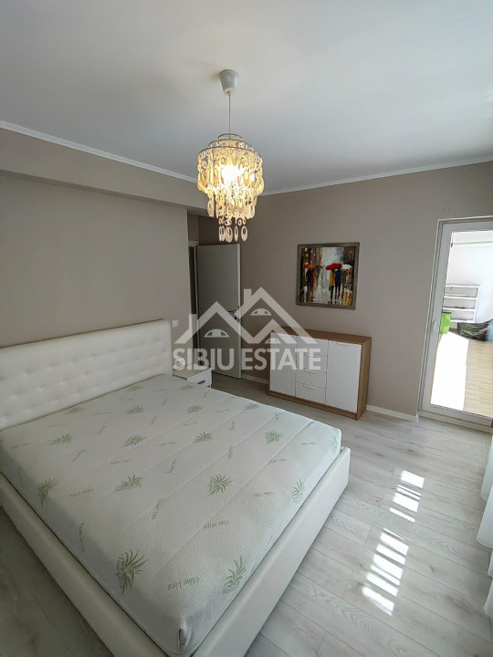 Aprtament 3 camere terasa mare 12 mp inchisa Ciresica loc parcare 