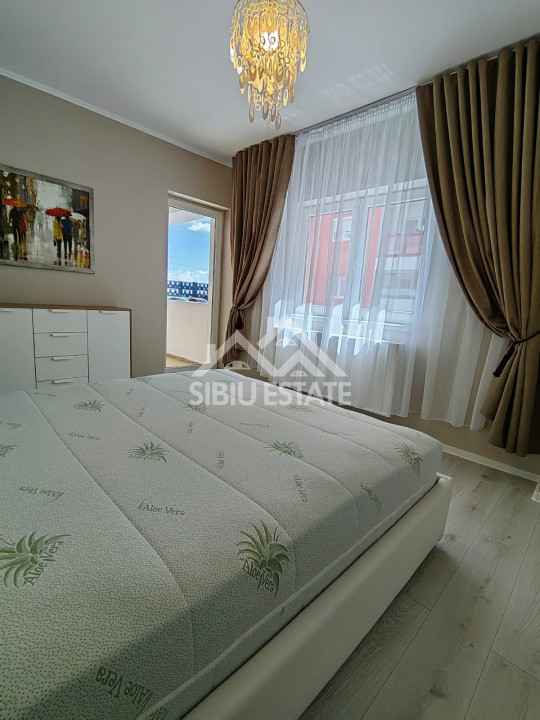 Aprtament 3 camere terasa mare 12 mp inchisa Ciresica loc parcare 