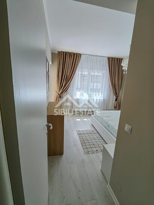 Aprtament 3 camere terasa mare 12 mp inchisa Ciresica loc parcare 
