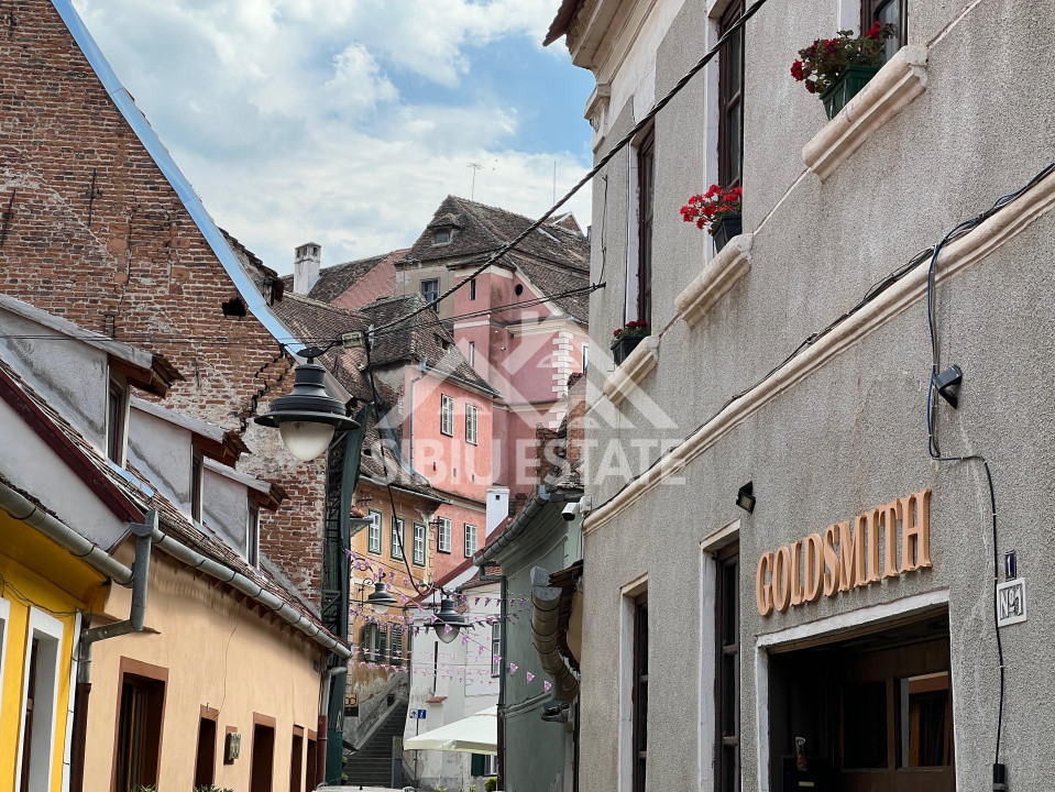  Imobil monument istoric de vânzare – Strada Târgului, Sibiu