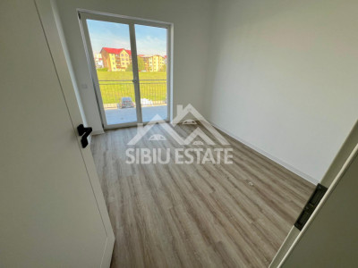  3 camere decomandate 2 bai boxa depozitare 20 mp,  parcare Intabulat